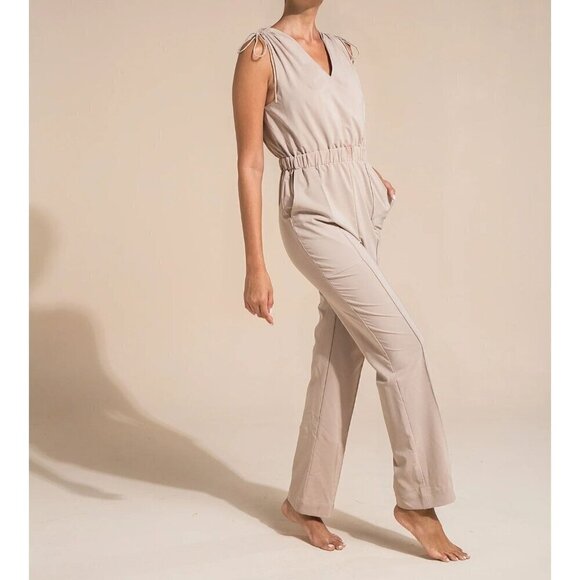 Elegant Cream Jumpsuit - Picture 2 of 8